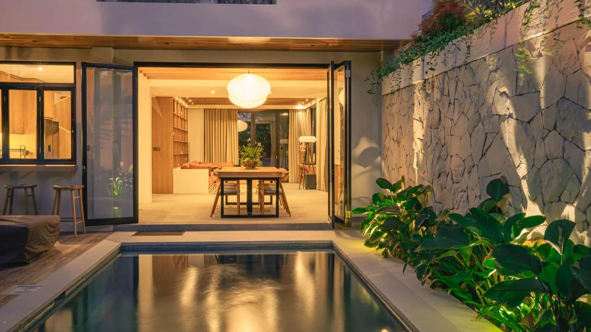 Urban Retreat 3Br Family Friendly Villa Wcook Seminyak  0*, Seminyak (Bali) Indonesia