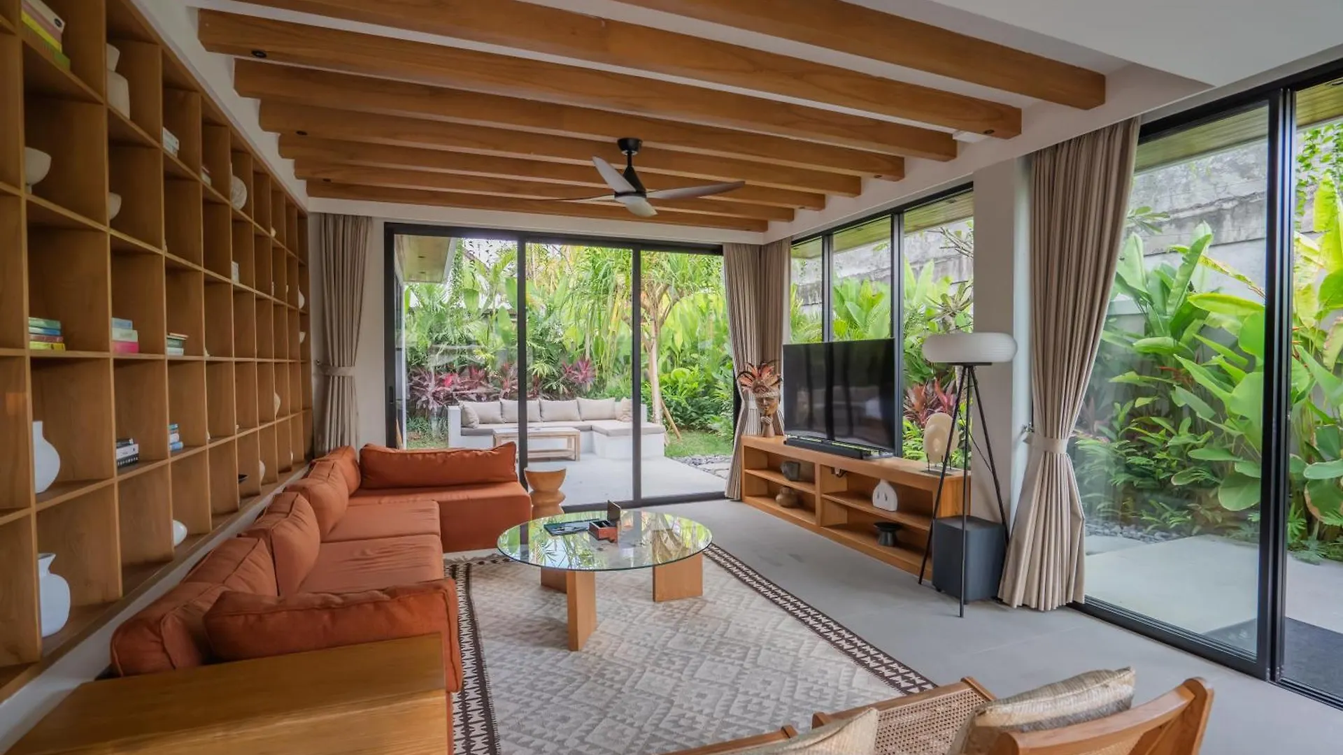 Urban Retreat 3Br Family Friendly Villa Wcook Seminyak