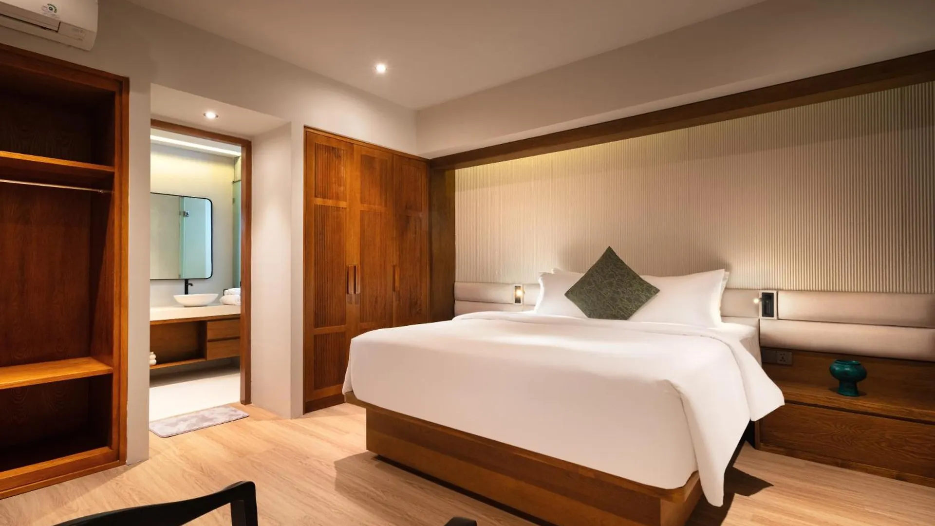 The Urban Retreat - Family Friendly Villas Central Seminyak